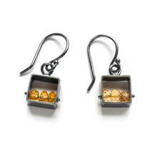 MJ03SE - Mini Square Earrings, short dangle