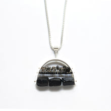 AR20N Medium Arc Necklace