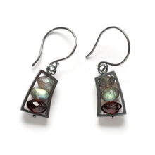 VSJ01SE - Short Wedge Earrings, Dangle