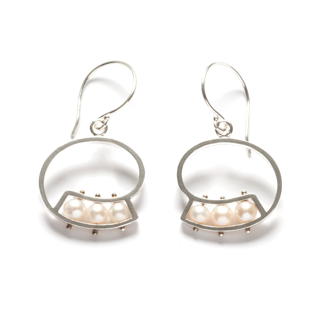QS30SE - Horizontal Swirl Earrings with 3 Fresh water pearls, dangle