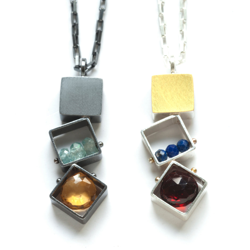 MJ21N - 3 SMALL Squares Necklace