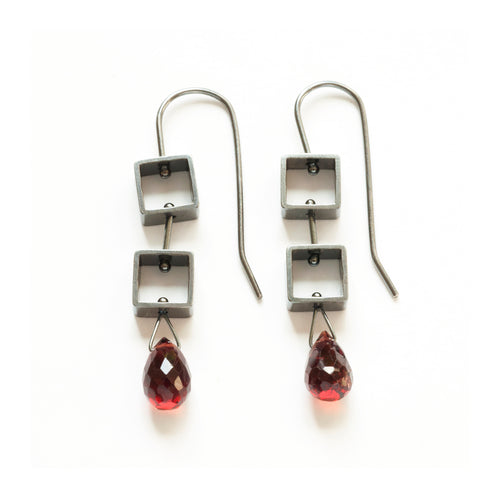 MP20E - Tumbling Mini Square Earrings with Teardrop Briolettes