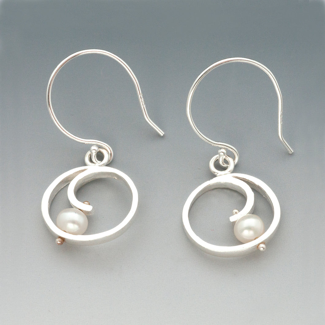 QS21SE - Mini Spiral Earrings with Pearls, dangle