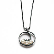 QS26N - Medium Spiral Necklace with Pearls